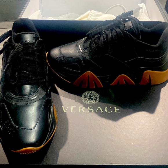 VERSACE SNEAKERS - Picture 2 of 3